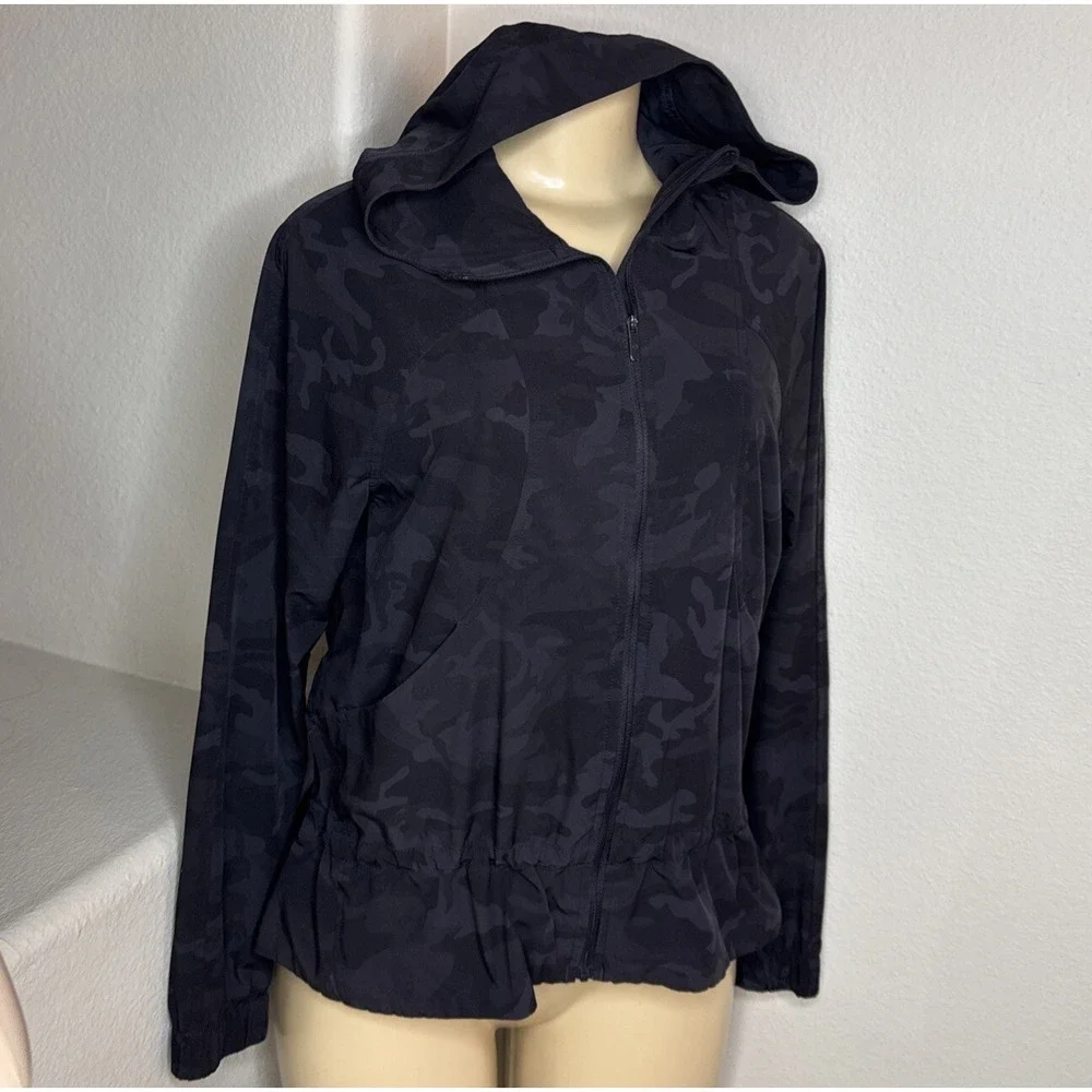Lululemon Jacket Women Sz 4 Face Forward Incognito Camo Athletic LW4AVRS